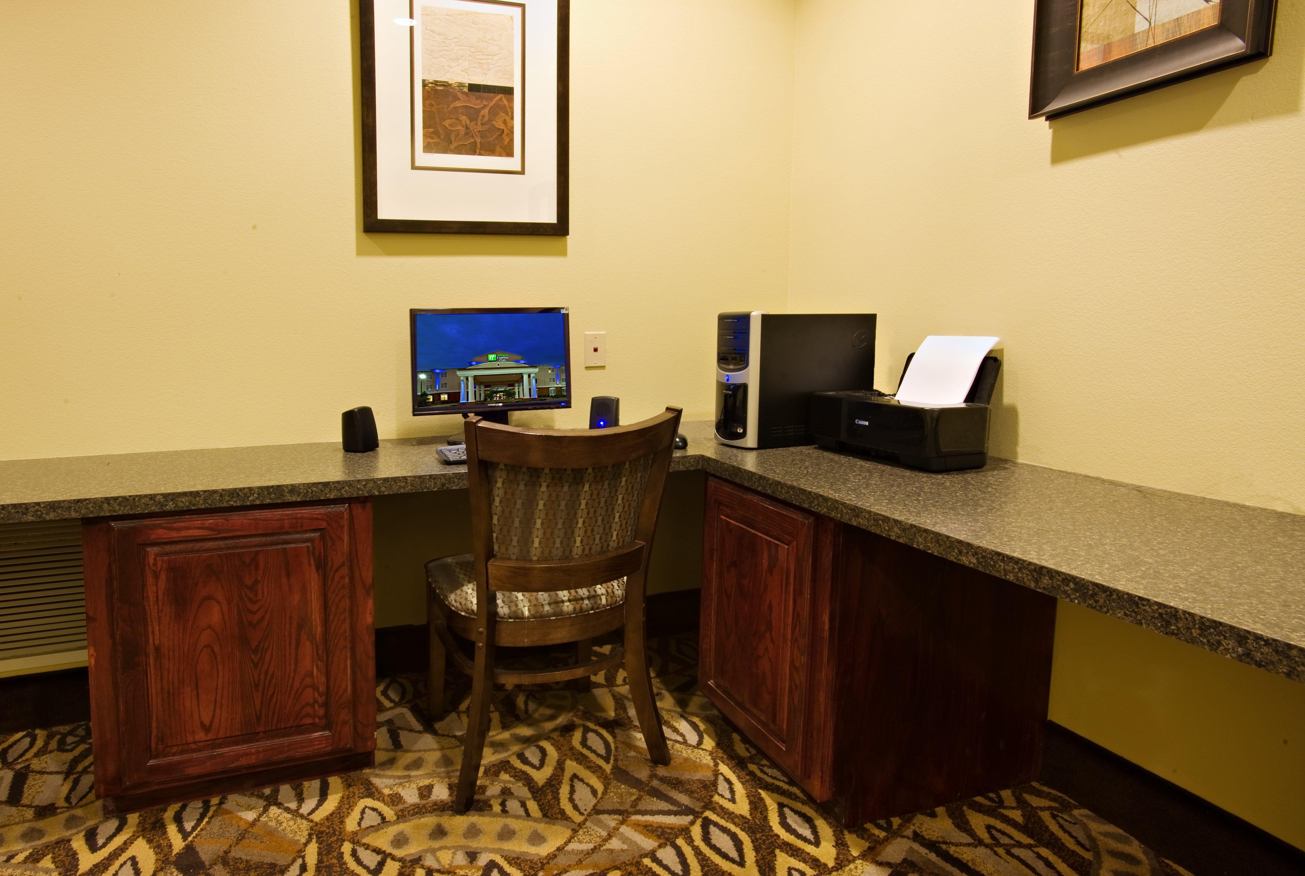 Holiday Inn Express And Suites Snyder By Ihg Bagian luar foto