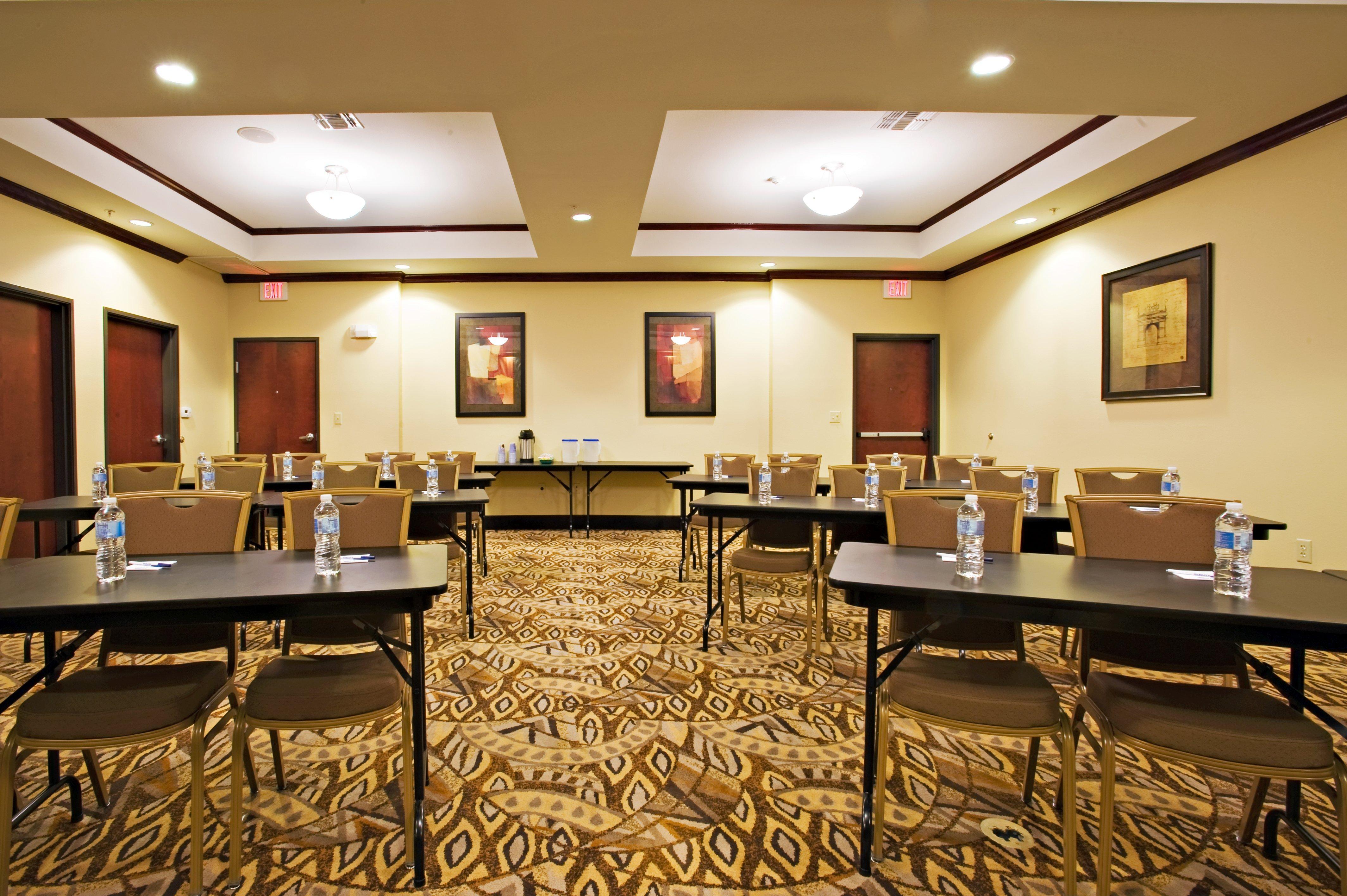 Holiday Inn Express And Suites Snyder By Ihg Bagian luar foto